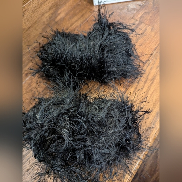 Eyelash Yarn Lot - Purple, Blue, Black, Tan, Multi Color 9 Skiens 465g - Picture 12 of 15